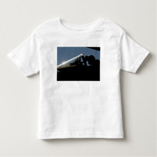 Ein Pilot bereitet den Start vor Kleinkind T-shirt