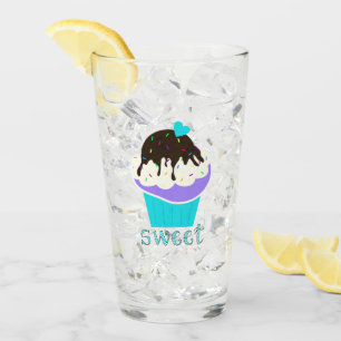 Ein Pokal voller Süße Glas
