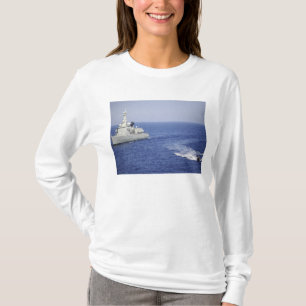 Ein portugiesisches Marineteam in einem T-Shirt
