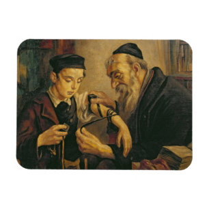 Ein Rabbiner, der die Gebetsriemen am Arm eines Magnet