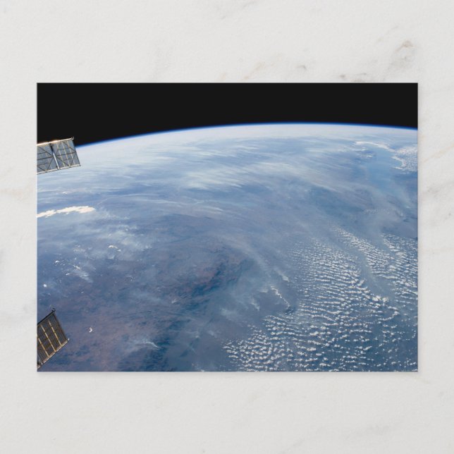 Ein Rauchzug über das tropische Südafrika. Postkarte (Vorderseite)