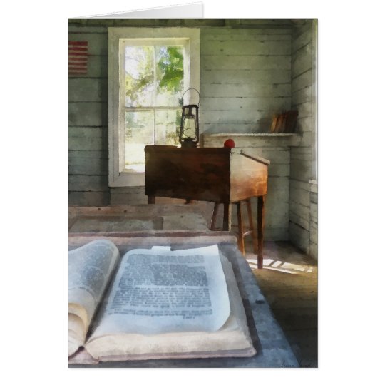 Ein Raum-Schulhaus mit Buch Karte