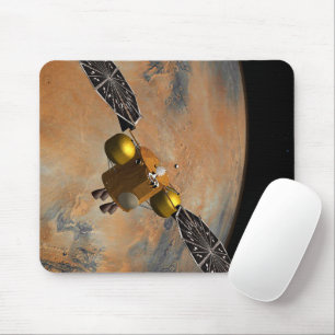 Ein Raumfahrzeug, das Mars umkreist. Mousepad