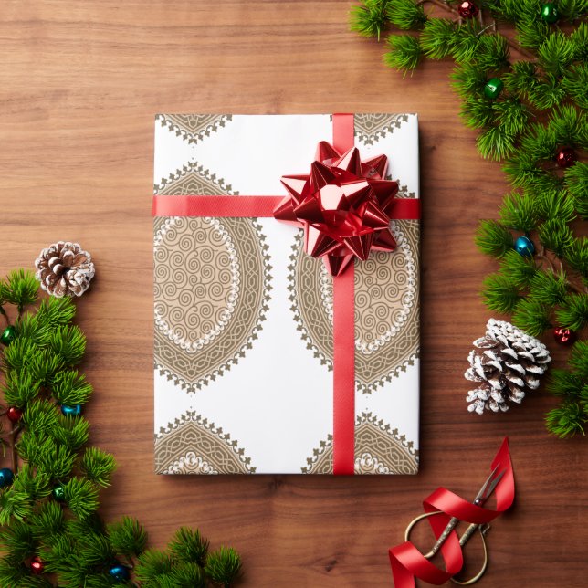 Ein rechteckiger Teppich mit einem komplizierten g Geschenkpapier (Feiertagsgeschenk)