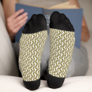 Ein rechteckiger Teppich mit kompliziertem geometr Socken
