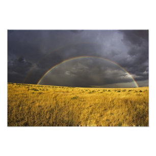 Ein Regenbogen erscheint durch einen nebligen Nach Fotodruck