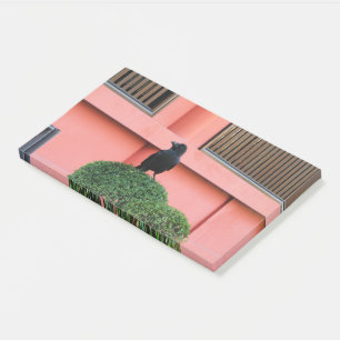 Ein riesiger Dschungel zieht sich auf einem Wolken Post-it Klebezettel