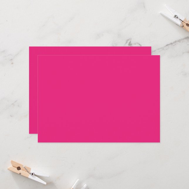 ein rosa Hintergrund mit schwarz Einladung (Vorderseite/Rückseite Beispiel)