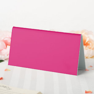 ein rosa Hintergrund mit schwarzem Rand Tischaufsteller