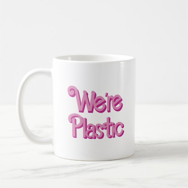 Ein rosa Wir sind Plastik Kaffeetasse (Links)