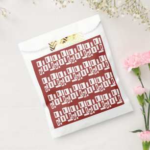 Ein roter Teppich mit texturiertem Muster ist ausg Geschenktütchen