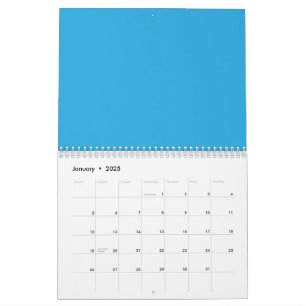 Ein ruhiger blauer Himmel mit einigen verstreuten  Kalender