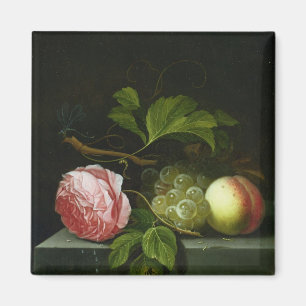 Ein ruhiges Leben mit einer Rose, Trauben und Magnet