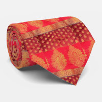 Ein Sari-Krawatten-Rot und Gold fügten Gewebe