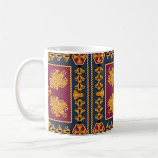 Ein Schal mit einem Muster aus goldenen Löwenköpfe Kaffeetasse