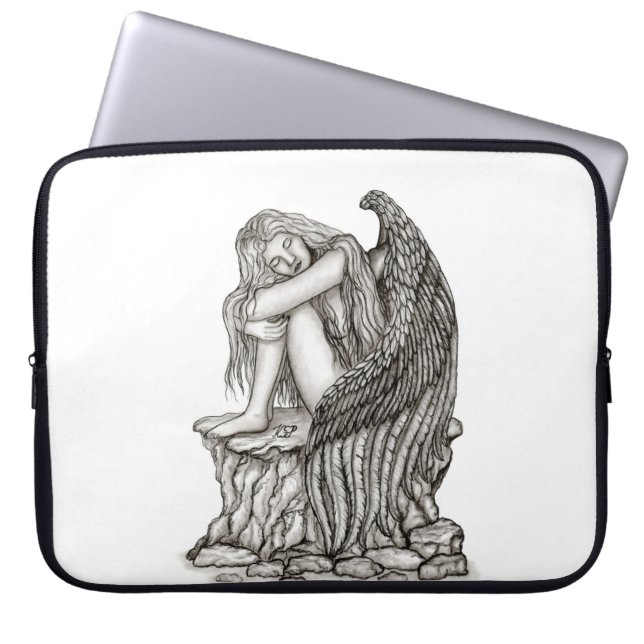 Ein schlafender Engel auf dem Stein Laptopschutzhülle (Vorderseite)