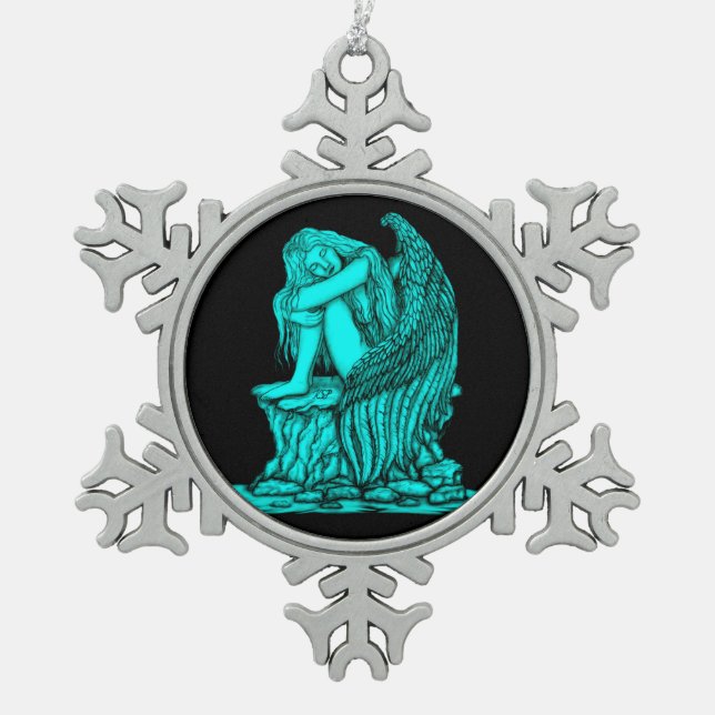 Ein schlafender Engel auf dem Stein Schneeflocken Zinn-Ornament (Vorderseite)
