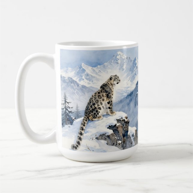 Ein Schneeleopard auf schneebedecktem Gipfel Kaffeetasse (Links)