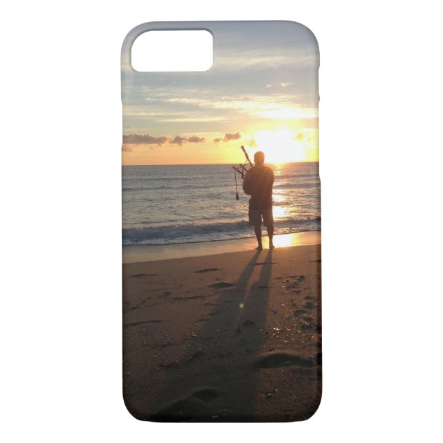 ein schöner Sonnenaufgang am Strand mit Musik Case-Mate iPhone Hülle (Rückseite)