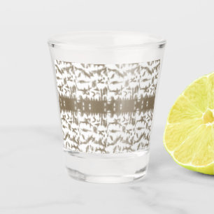 ein Schwarz-Weiß-Foto eines Musters Schnapsglas