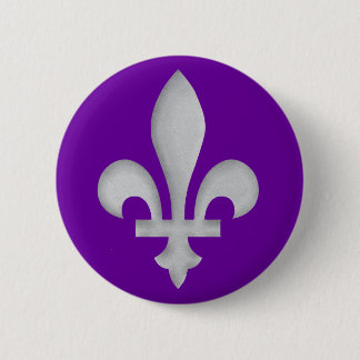 Ein Silber Fleur-De-lys Abzeichen-Knopf Button