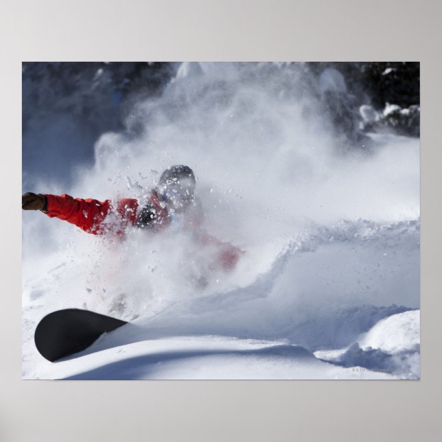 Ein Snowboarder rippt untracktes Pulver ein Poster (Vorne)