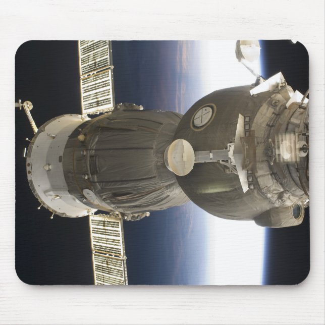 Ein Sojus-Raumfahrzeug, das von der Erde zurückgel Mousepad (Vorne)