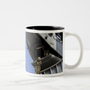 Ein Soldat Schnellseile Zweifarbige Tasse