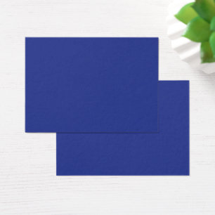 Ein solider blauer Hintergrund ohne sichtbares Ele