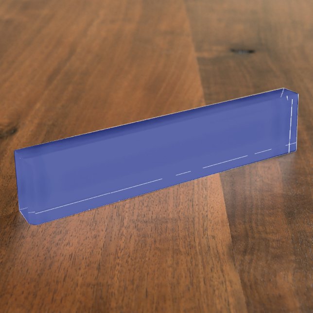 Ein solider blauer Hintergrund ohne sichtbares Ele Namensplakette (Seite)