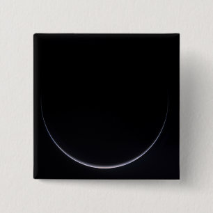 Ein sonnenbeleuchteter Halbmond der Erde Button