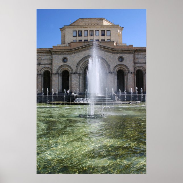 Ein Springbrunnen in Jerewan Poster (Vorne)