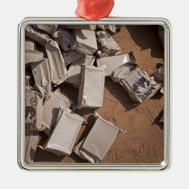 Ein Stapel zu essen Ornament Aus Metall (Vorne)