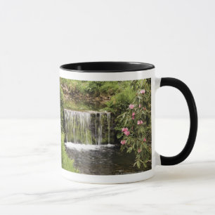 Ein Strom und ein Wasserfall in Dartmoor Tasse