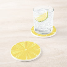 Ein Stück gelber Zitrone