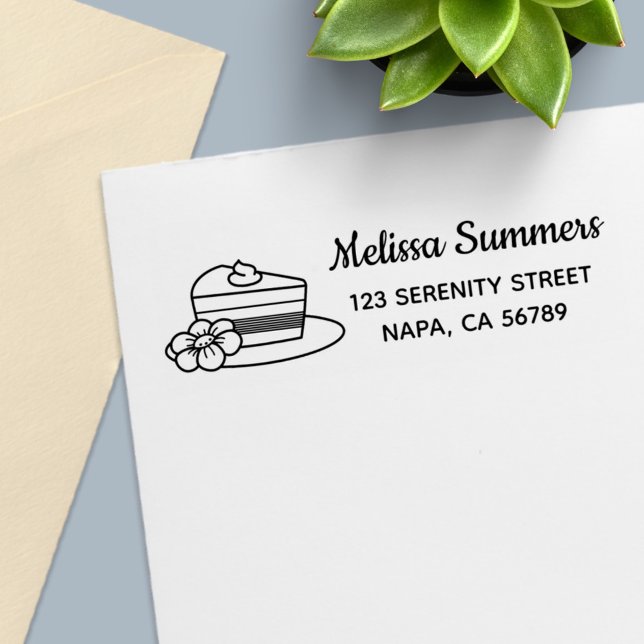 Ein Stück Kuchen auf einer Plattenadresse Permastempel (Von Creator hochgeladen)