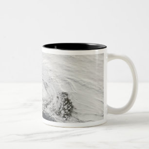 Ein Sturm über dem Schwarzen Meer und dem Meer von Zweifarbige Tasse