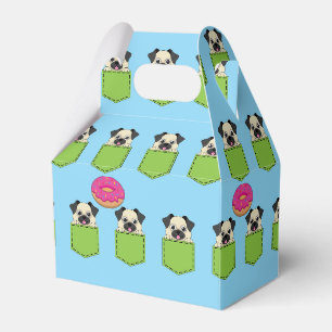 Ein süßer Hund, der hervorlugt, und ein Erdbeer-Do Geschenkschachtel