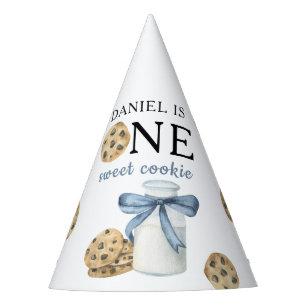 Ein süßer Keks und Milch zum ersten Geburtstag   Partyhütchen