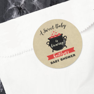 Ein süßes Baby braut Halloween-Kinderdusche Runder Aufkleber