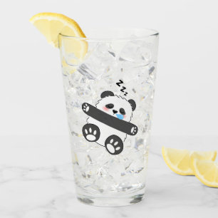 Ein süßes Baby-Panda schläft friedlich Glas