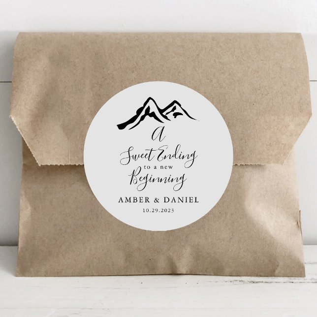 Ein süßes Ende für eine neue Hochzeit Runder Aufkleber (Von Creator hochgeladen)