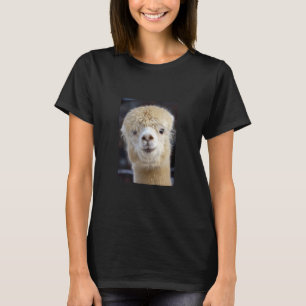 Ein süßes, flauschiges Gesicht eines Alpakas T-Shirt