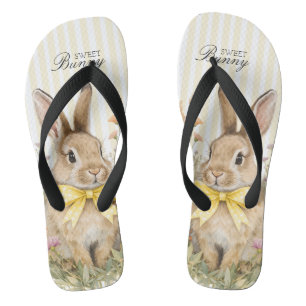 Ein süßes kleines Blumenhäschen mit gelber Schleif Flip Flops