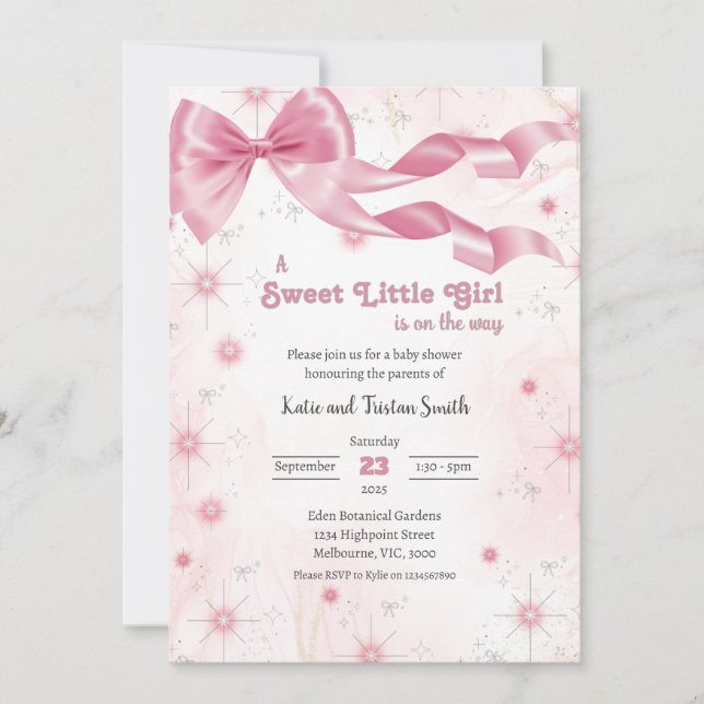 Ein süßes kleines Mädchen ist unterwegs mit einer  Einladung (Vorderseite)