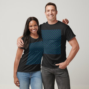 Ein symmetrischer blau-weißer Teppich mit komplizi T-Shirt