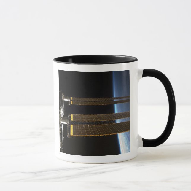 Ein Teil der Internationalen Raumstation 2 Tasse (Rechts)