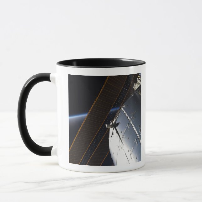 Ein Teil der Internationalen Raumstation Tasse (Links)