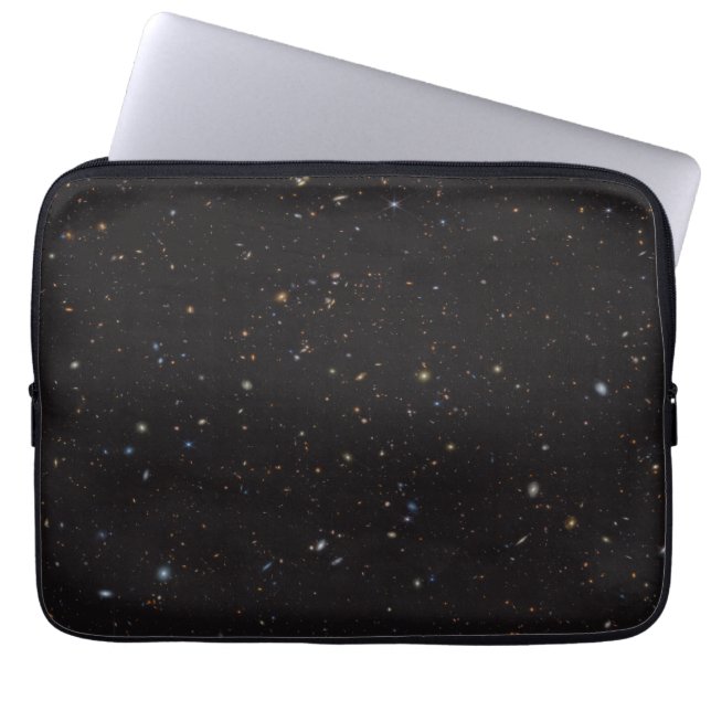Ein Teil des Himmels mit über 45.000 Galaxien ist  Laptopschutzhülle (Vorderseite)