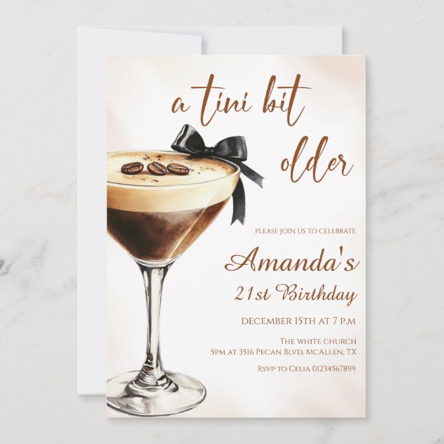 Ein Tini-Bisschen Älterer Espresso-Martini-Geburts Einladung (Vorderseite)
